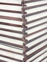 PAIRE DE LAMPADAIRES en lames de bambou et tissu (photo 5)
