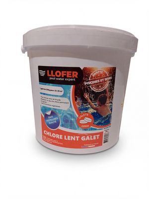 un seau de « Cloro Lent Galet » muni d'un couvercle