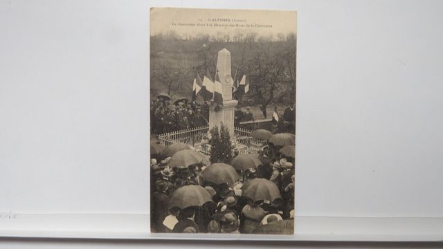 St-Alpinien : Monuments aux Morts (Inauguration ?). TBE. Rare !!!