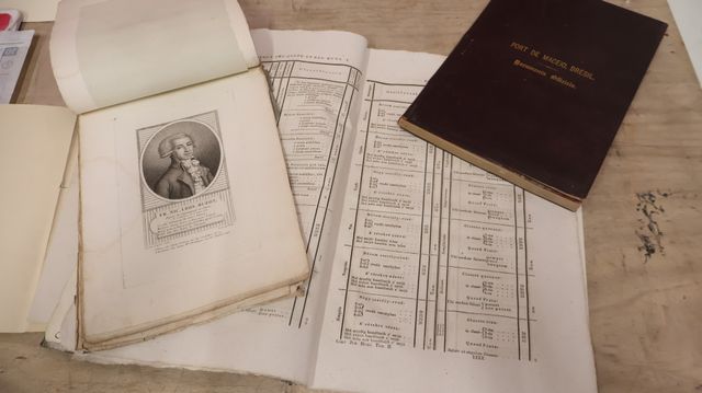 Lot de documents : collection générale des portraits Messieurs le...