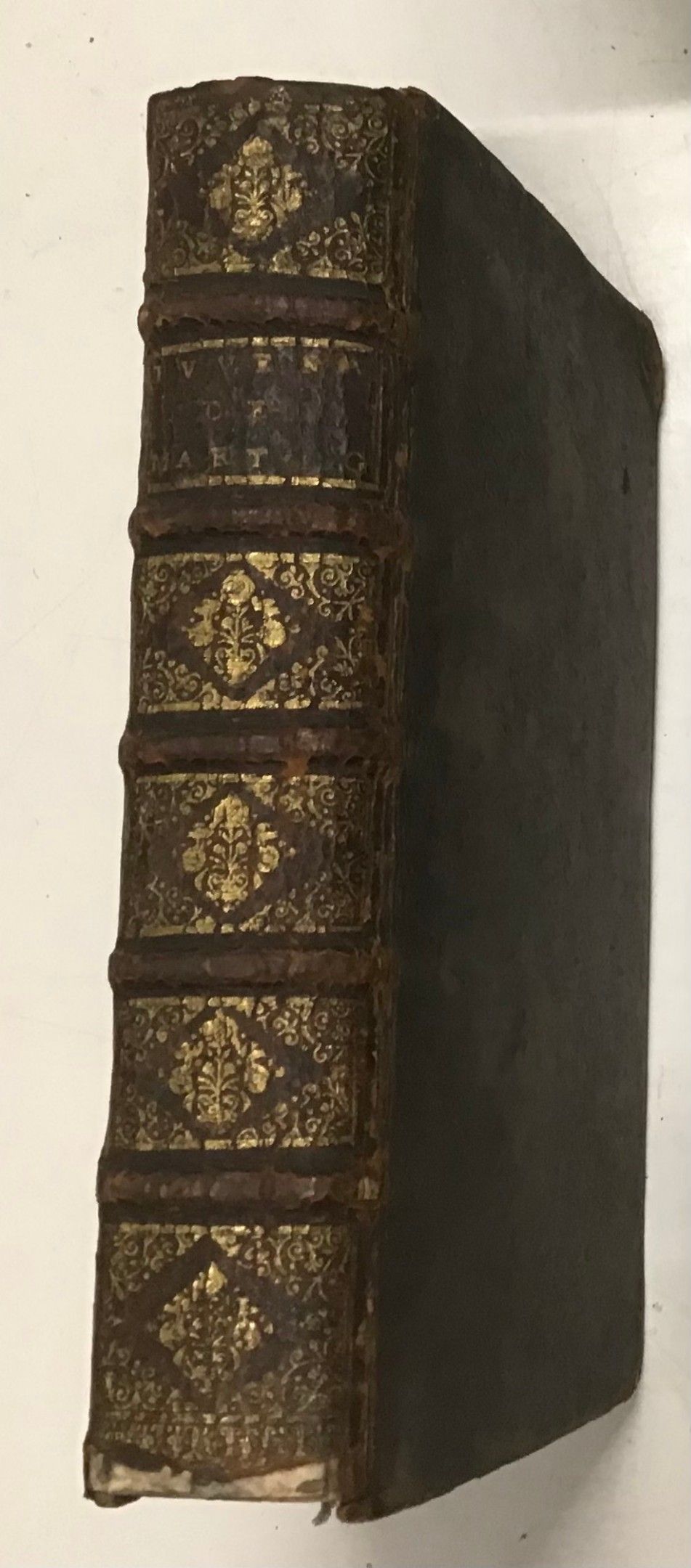 Les satyres de juvénal et de perse De la traduction de Mr De Martignac Chez Jean Baptiste Coignard 1682