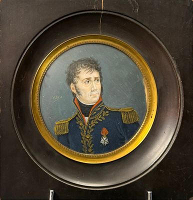 tableau représentant un homme en uniforme militaire, dans un cadre noir