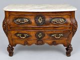 commode ancienne avec dessus en marbre et poignées en laiton