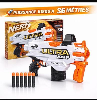 Le pistolet à eau Nerf Ultra est livré dans une boîte contenant six cartouches orange et noires