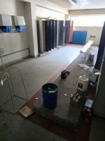 - Ensemble du mobilier des vestiaires :