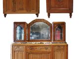 quatre meubles, dont une commode, un miroir et une armoire