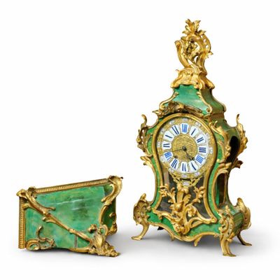 Important cartel et sa console de forme violonée en corne ve… - Photo 1