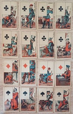 une photo d'une photo représentant un jeu de cartes posé sur une table