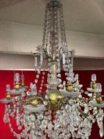Lustre en bronze à pampilles et enfilages de perles en verre… (photo 2)
