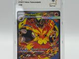 gros plan d'une carte pokemon dans un étui en plastique