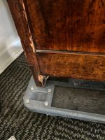 Commode en bois fruitier ouvrant en façade par quatre tiroir… (photo 4)