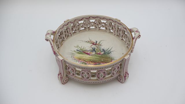 ROVINA J. S Epinal centre de table en porcelaine ajourée à décor ...