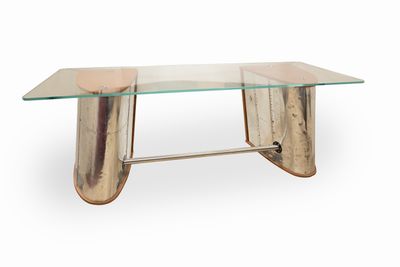 Bureau "ailes d'avion", le piétement en aluminium constitué …