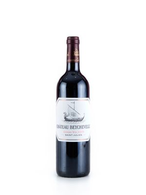 la bouteille de vin rouge est posée sur une surface blanche