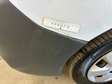 a sticker on the side of a car that says veauuto