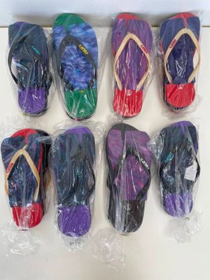 six paires de tongs colorées, tong, tong, tong, tong, tong, tong, tong, tong, tong, tong, tong, tong, tong, tong, tong, tong, tong, tong