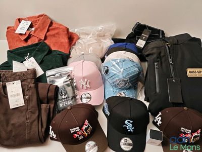 many hats and other items that are on the table