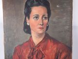 tableau représentant une femme vêtue d'un chemisier rouge orné d'un nœud rouge