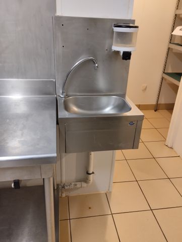 Lave-main inox commande genou GUYON