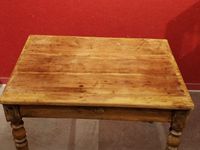 Table rustique à pieds tournés. (photo 3)