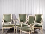 lot de quatre fauteuils de style Louis XVI