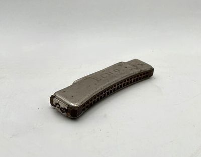 HOHNER. Harmonica en bois et métal modèle ECHO.