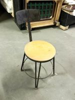 Env. 40 chaises de bar et chaises en métal laqué noir, l’ass… (photo 4)