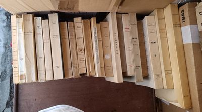Livres brochés nrf et divers.