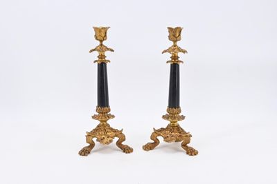 paire de bougeoirs anciens en laiton et marbre noir
