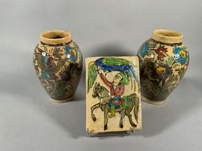 Paire de vases ovoïdes en céramique émaillée et craquelée po…