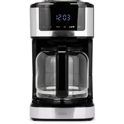 gros plan d'une cafetière sur fond blanc