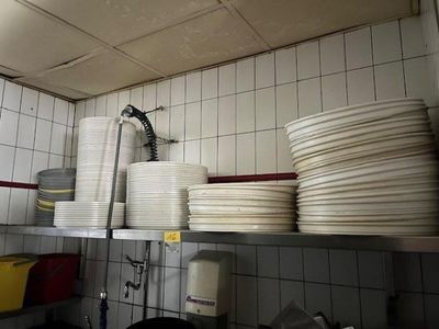 1 étagère murale de 2,20 ml VENTE AUX ENCHERES PUBLIQUES APR…