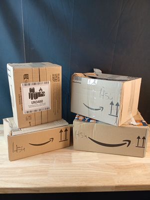 Lot de 4 colis Mystere (Retour Amazon,NPAI, Adresse incomple…