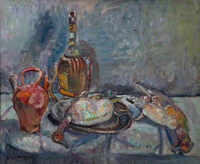 une peinture représentant un homard dans une assiette, à côté d'une bouteille de vin