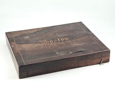 Coffrets de jetons de jeu de salon en bois.