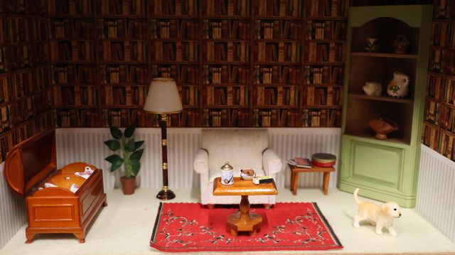 Diorama. Composition miniature, dans une vitrine en bois, vitre e...