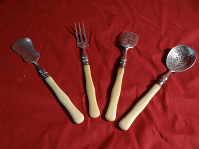 Service à hors d'œuvre, argent minerve, (Philippe Berthier 1… - Photo 1