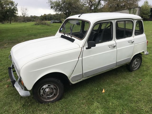 Véhicule particulier RENAULT R4 Clan immatriculé BB-042-AT, 1ère ...