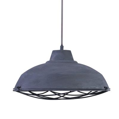 une suspension en métal gris suspendue au plafond