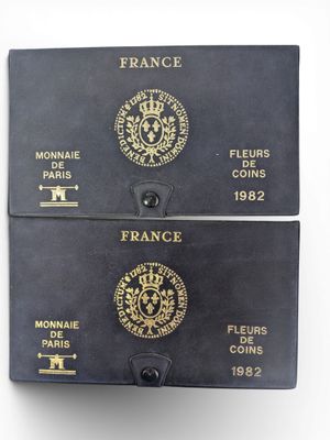 DEUX COFFRETS de la MONNAIE DE PARIS, série de pièces françaises fleur