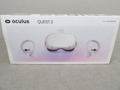 Le casque Oculus Quest 2 se trouve dans la boîte