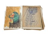 deux livres ornés de dessins, posés sur une surface blanche
