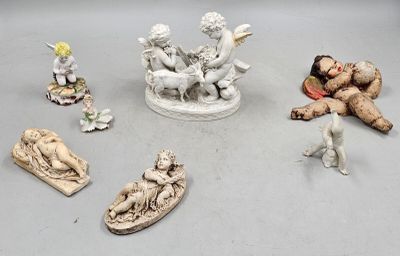 271 / Y6 / Lot de sculptures d'anges en bois, en biscu…