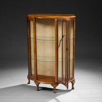 Petite vitrine demi-lune en noyer et placage de noyer. (photo 5)