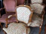 a lot of chairs that are sitting in a room