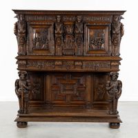 Crédence ou buffet à deux portes richement sculpté, en noyer… (photo 2)