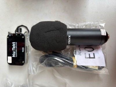Un microphone de studio Vonyx CM400B avec périphérique, avec…