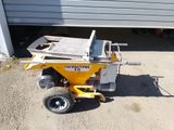 une petite machine qui se trouve dans l'allée