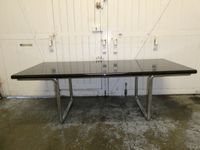 CASTELLI - Bureau modèle "LC" en bois laqué et piétement en …