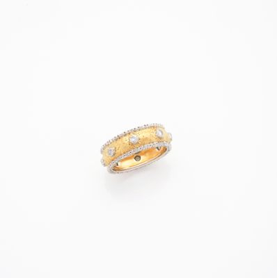 une bague en or et diamants, par van cleef
